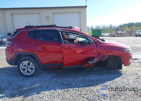 2025 Jeep Compass Latitude 4X4 from USA, damaged, VIN 3C4NJDBN2ST561079